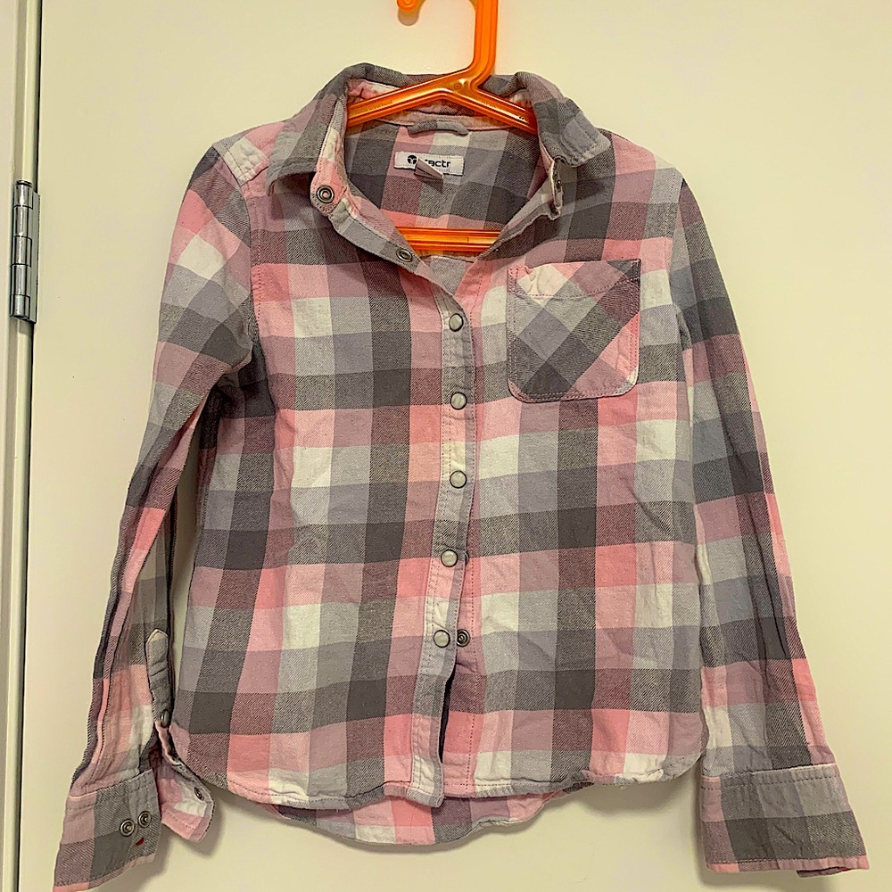 Girl’s checkered pink button down shirt age 8